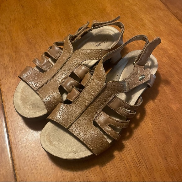 Clarks April Belle Sandal Size 10 - Picture 1 of 7